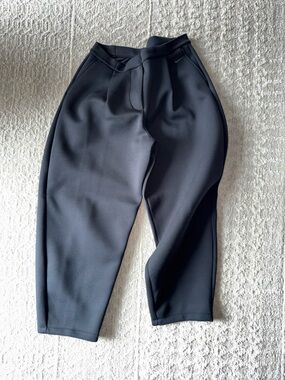 Nike Black Athletic Pants with Subtle Swoosh